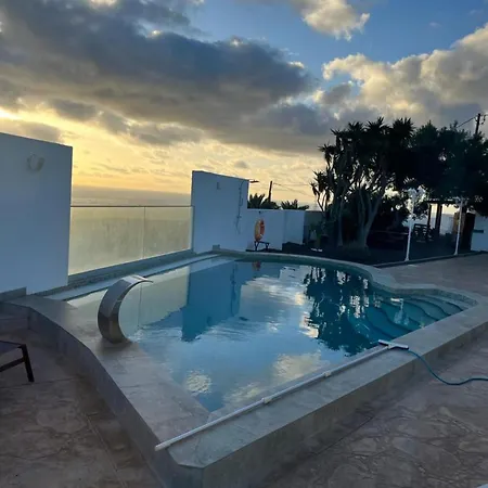 Acogedor Con Piscina En Tenerife Aparthotel 3*